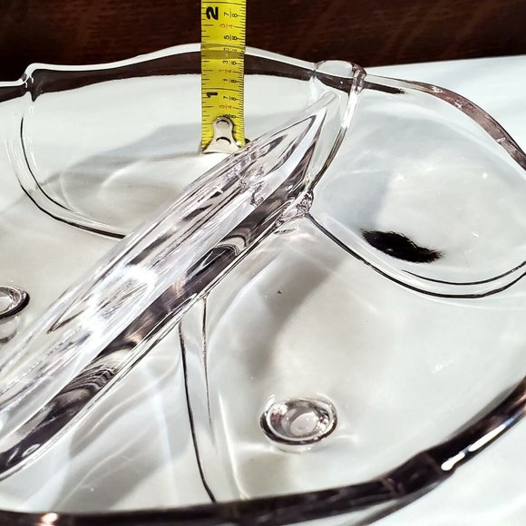 Lilac Pink Glass Round Leaf Divided Relish Dish Candy Bowl scalloped footed 6.5" - Picture 11 of 11